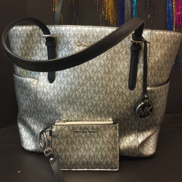 Purse, wallet